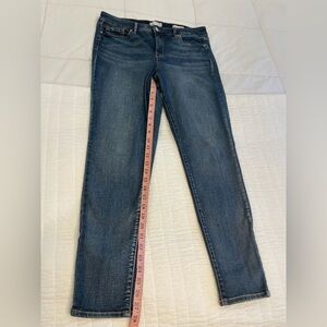 Jessica Simpson Jeans size 12/31 High Rise Forever Rolled Ankle.